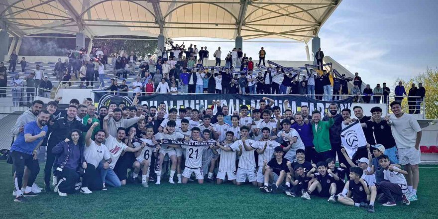 U17 Ligi’nin namağlup şampiyonu Manisa FK oldu