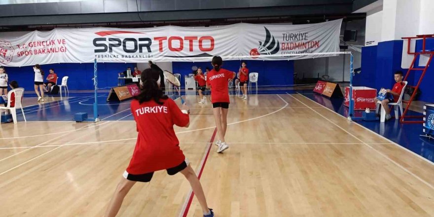 Yunusemreli badmintoncular Youth Open 2024’te Manisa’nın gururu oldu