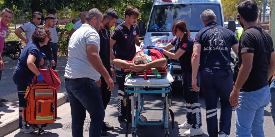 Turgutlu’da motosiklet ile hafif ticari araç çarpıştı: 1 yaralı