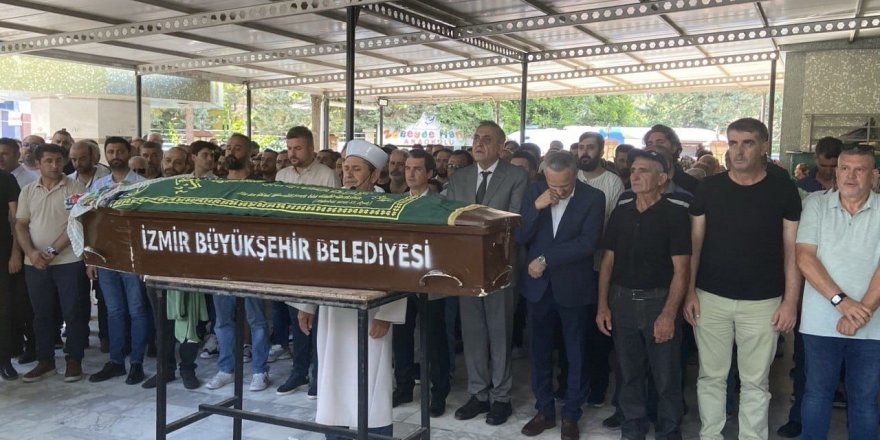 İzmir’deki orman yangınında ölen 3 kişi toprağa verildi