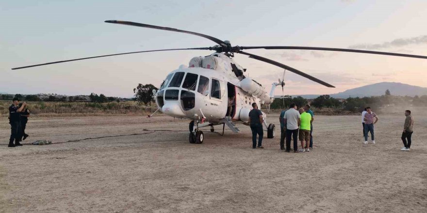 Denizli’deki yangın söndürme çalışmalarına desteğe gelen helikopter zorunlu iniş yaptı