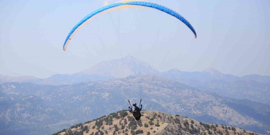 Yamaç Paraşütü Dünya Kupası Şampiyonası Çameli’nde devam ediyor