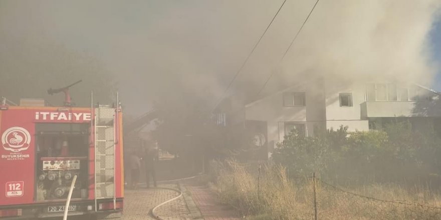 Denizli’de bir evde çıkan yangın vatandaşları korkuttu