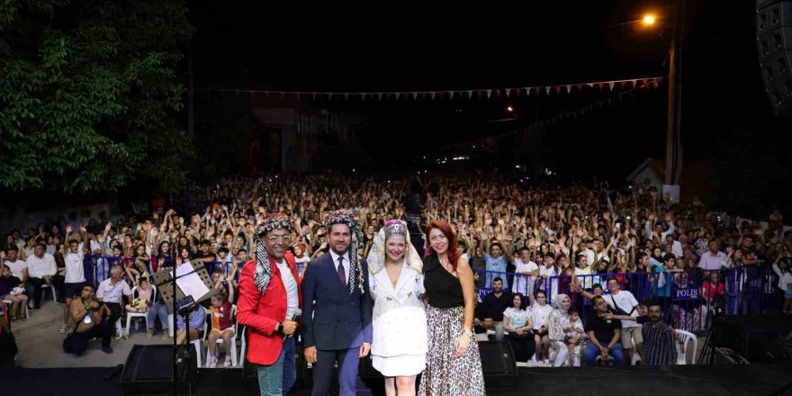 Tavas Zeybek Festivali renkli görüntülere sahne oluyor