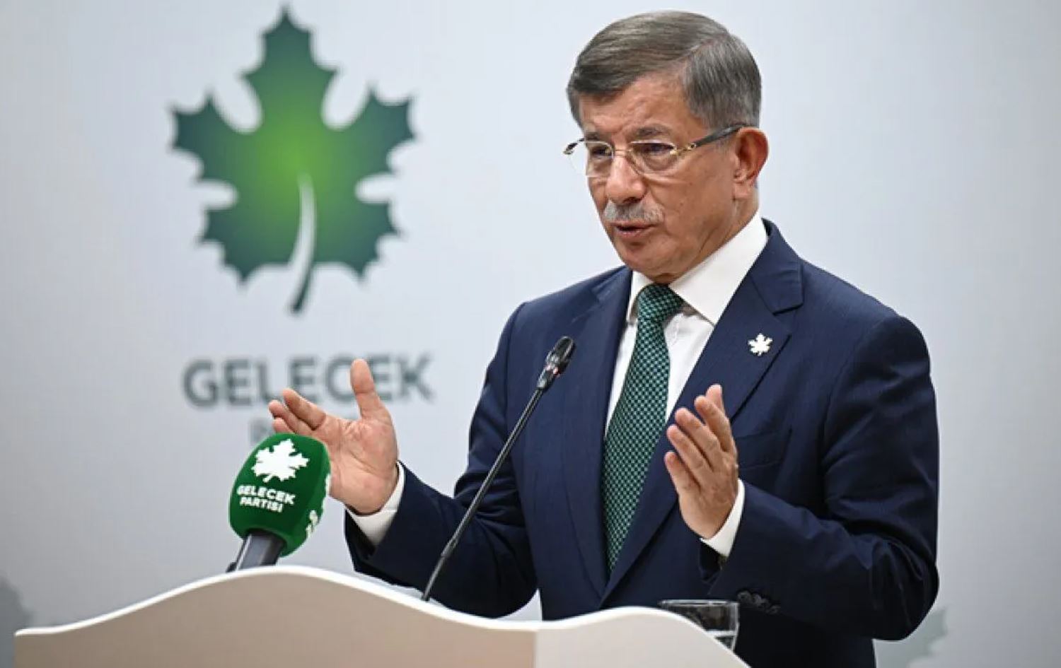 Ahmet Davutoğlu: İmralı ev hapsine çıkabilir