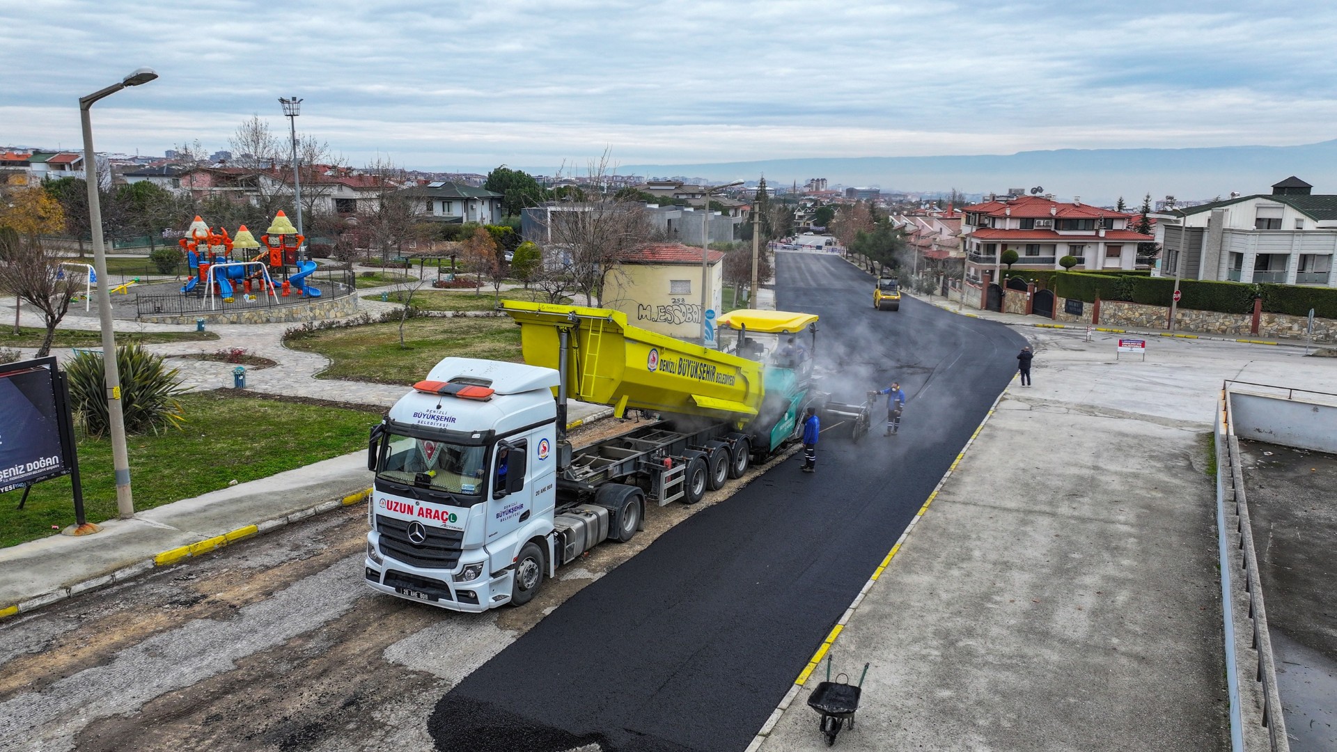 Büyükşehir asfalt çalışmalarına devam ediyor